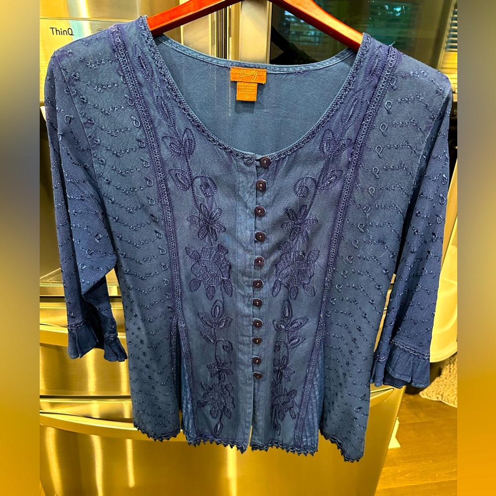 Blue tone-on-tone embroidered blouse, Size Medium
